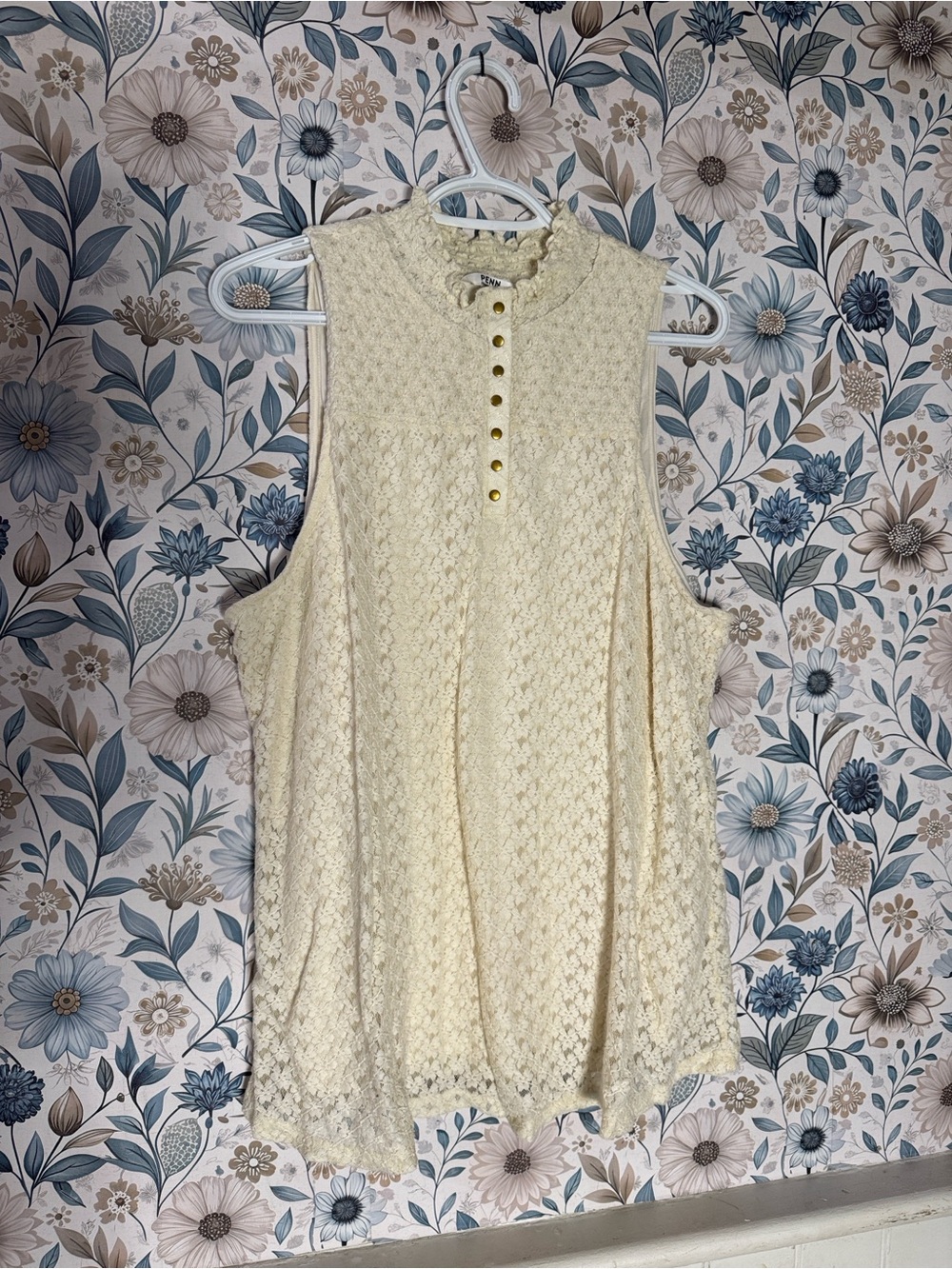 Penningtons Cream Lace Sleeveless Mock Neck Camisole